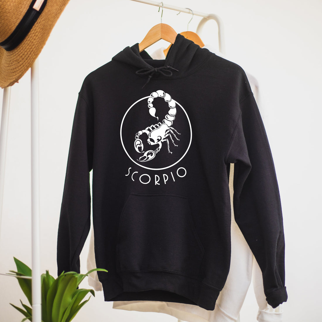 The Best Candle Scents for Every Zodiac Sign